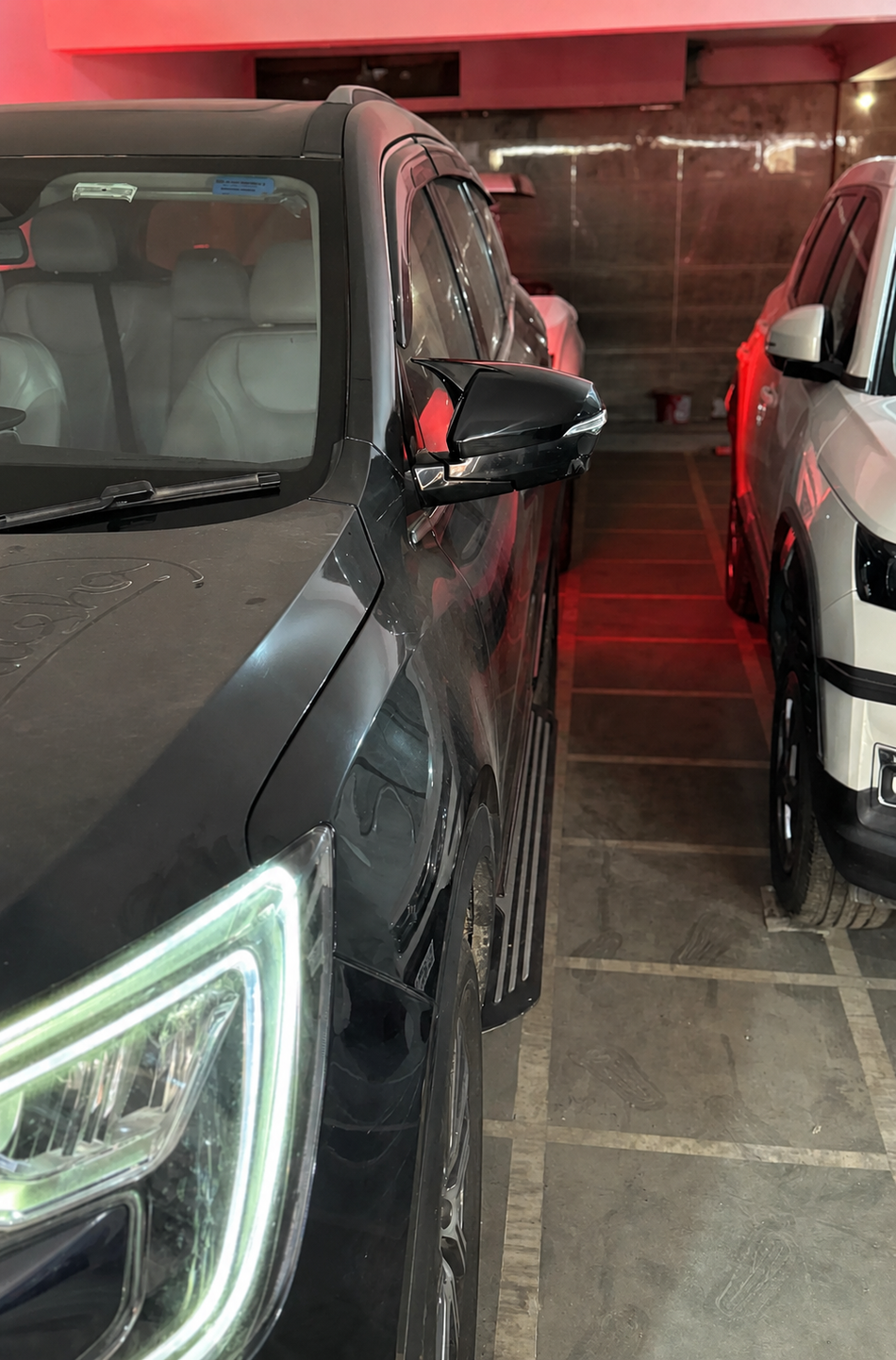 Mahindra XUV 700 Batman Style Mirror Cover | premium Gloss Black Finish (2021-Onwards)